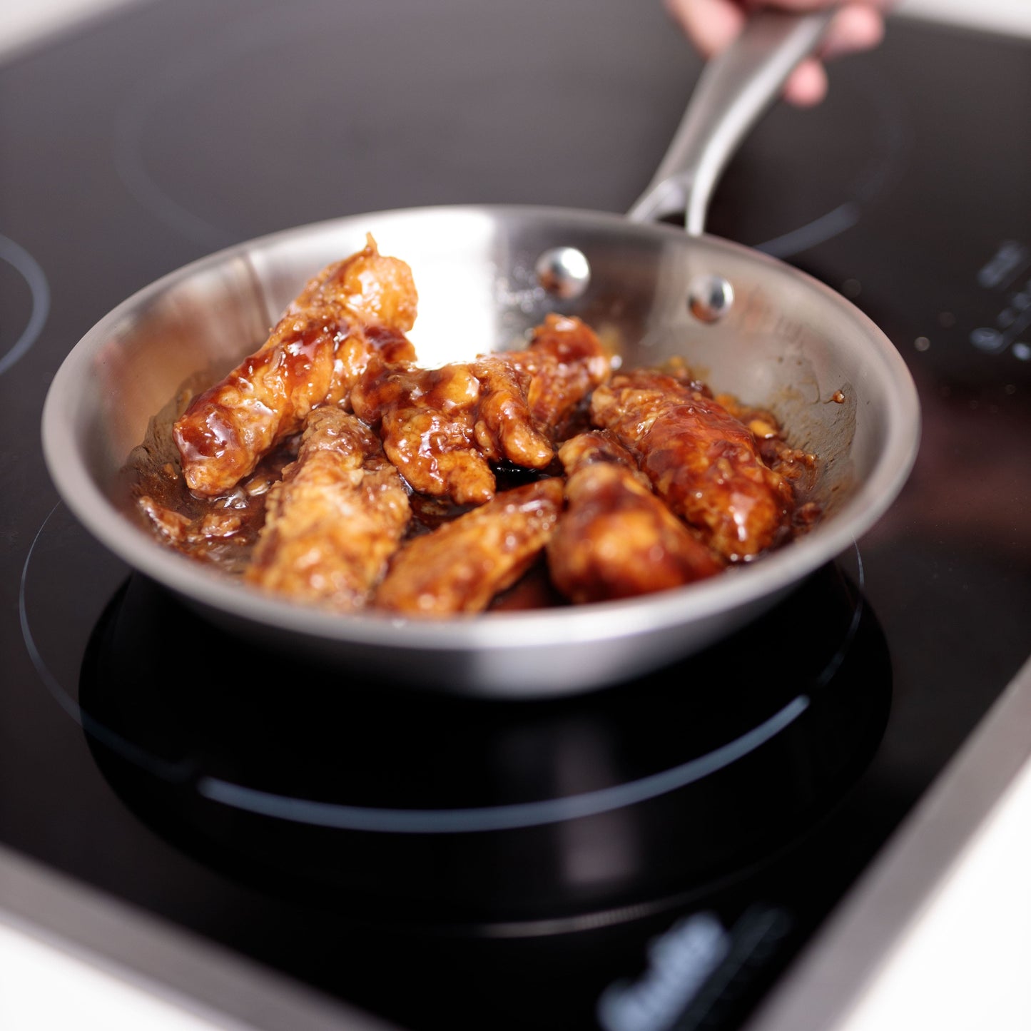 Poêle en inox Cookéa pour une cuisson saine